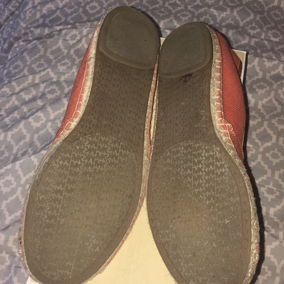 Michael Kors Meg Slip On - Picture 2 of 4